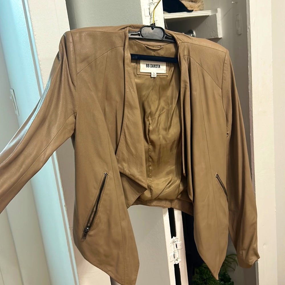 Great shape off brown almost grey leather jacket